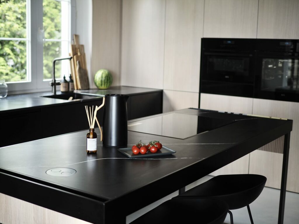 Minimalist and Modern Kitchen Design That Transcends Trends — The Groove  Kitchen Collection